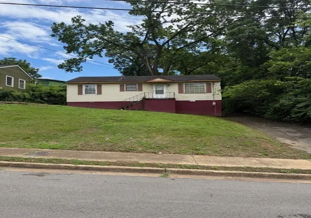 Single family home for sale at 704 Glenview Dr E, Nashville, TN 37206 | MLS# 3221902