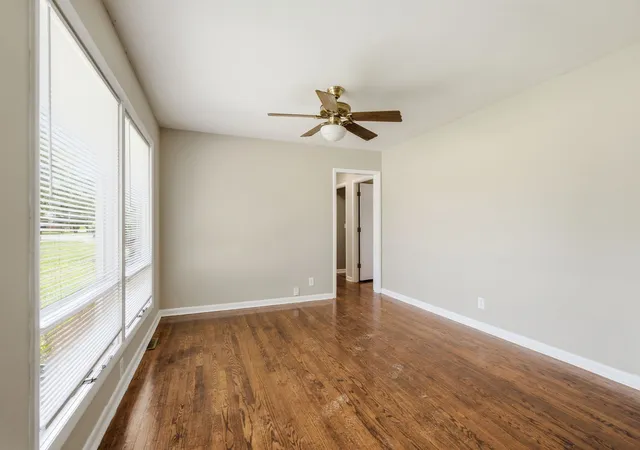 Photo 4 of Single family home for sale at 1045 Fairfield Pike, Shelbyville, TN 37160 | MLS# 3225085 | Listing updated on 2026-09-18