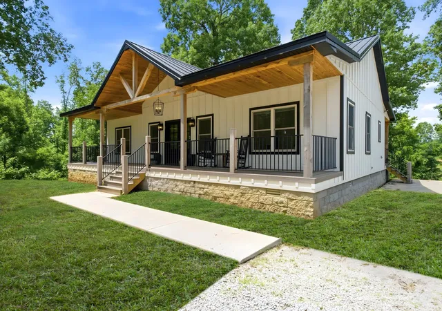 3rd image of 925 Sumac Rd, Pulaski, TN 38478 | MLS# 3231155
