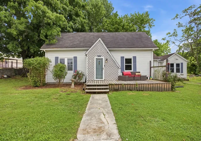 Homes for sale in Cornersville, TN | 306 N Main St, Cornersville, TN 37047 | MLS# 3225169