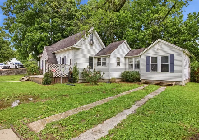 Homes for sale in Cornersville, TN | 306 N Main St, Cornersville, TN 37047 | MLS# 3225169