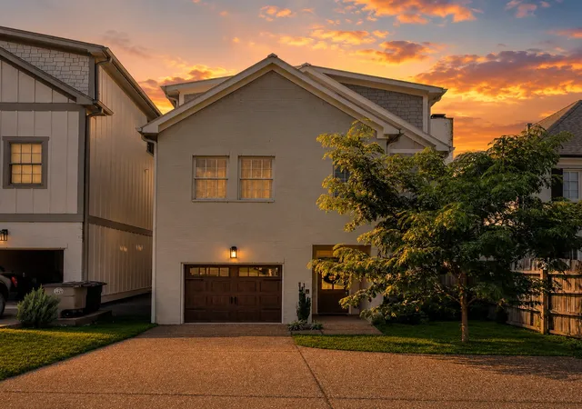 Photo 1 of Single family home for sale at 120c Lincoln Ct, Nashville, TN 37205 | MLS# 3222935 | Listing updated on 2026-08-18