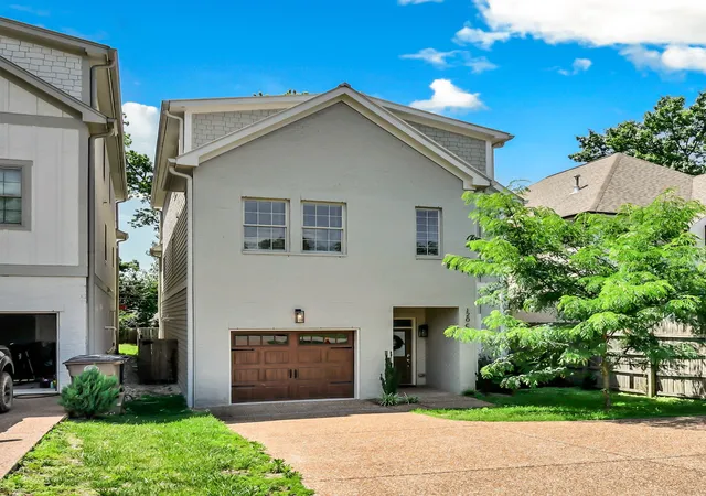 Photo 3 of Single family home for sale at 120c Lincoln Ct, Nashville, TN 37205 | MLS# 3222935 | Listing updated on 2026-08-18
