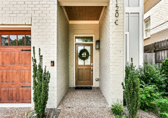 Photo 3 of Single family home for sale at 120c Lincoln Ct, Nashville, TN 37205 | MLS# 3222935 | Listing updated on 2026-08-18