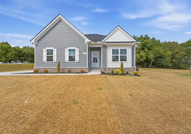 Photo 1 of Single family home for sale at 2120 Powell Ln, Lewisburg, TN 37091 | MLS# 3223018 | Listing updated on 2026-10-03