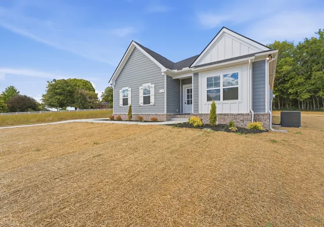 Photo 2 of Single family home for sale at 2120 Powell Ln, Lewisburg, TN 37091 | MLS# 3223018 | Listing updated on 2026-10-03
