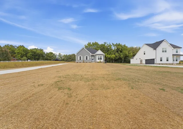 Photo 3 of Single family home for sale at 2120 Powell Ln, Lewisburg, TN 37091 | MLS# 3223018 | Listing updated on 2026-10-10