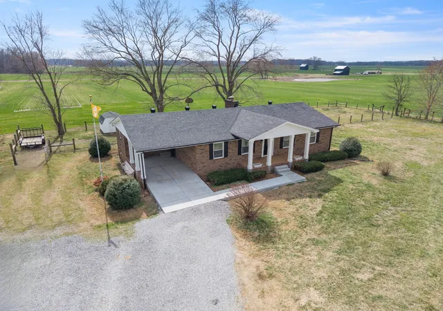 Homes for sale in Adams, TN | 8412 Hwy 41 N, Adams, TN 37010 | MLS# 3231957