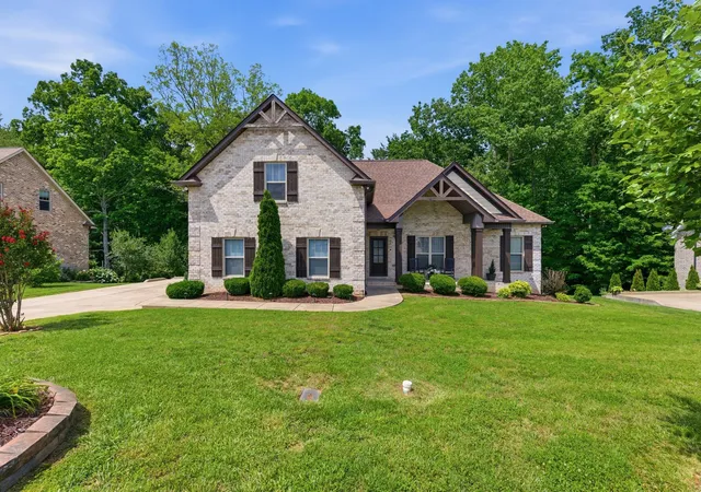 Homes for sale in Greenbrier, TN | 2065 Stratford Ln, Greenbrier, TN 37073 | MLS# 3223049