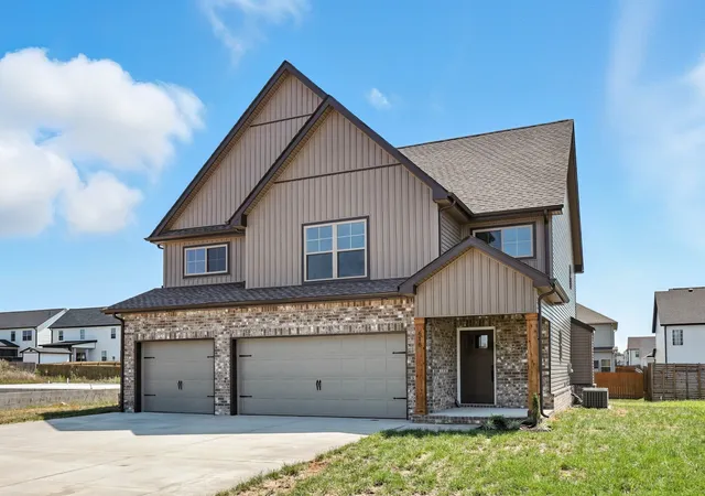 Photo 3 of Single family home for sale at 618 Woodrush Dr, Clarksville, TN 37040 | MLS# 3223041 | Listing updated on 2026-08-18