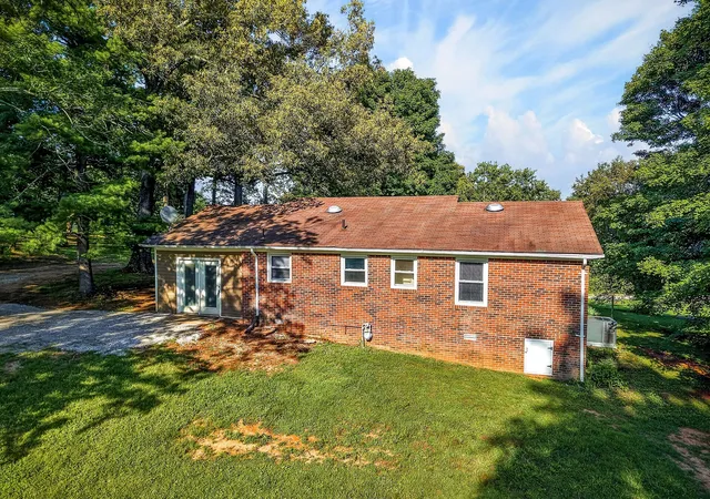 Homes for sale in Sparta, TN | 516 Heather Dr, Sparta, TN 38583 | MLS# 3224003