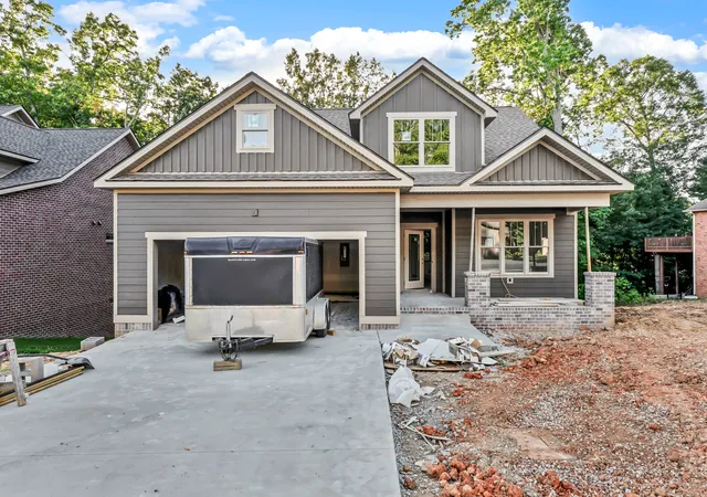 Photo 1 of Single family home for sale at 212 Birnam Wood Trce, Clarksville, TN 37043 | MLS# 3230080 | Listing updated on 2026-09-12