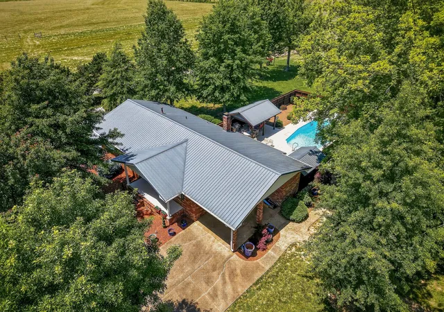 Homes for sale in Morrison, TN | 1956 Shady Grove Rd, Morrison, TN 37357 | MLS# 3232365