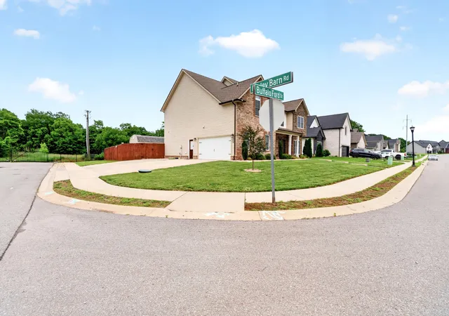 Homes for sale in Clarksville, TN | 925 Burley Barn Rd, Clarksville, TN 37042 | MLS# 3223622