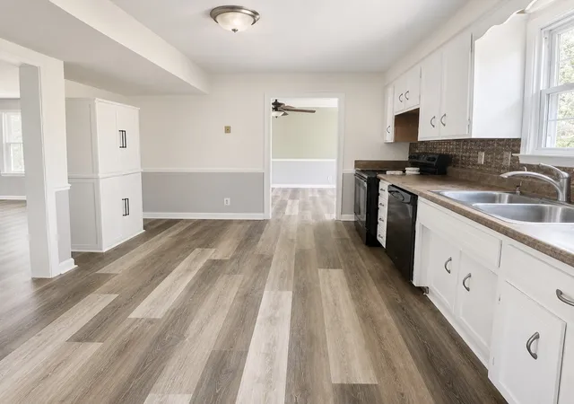 Photo 4 of Single family home for sale at 411 Bluff Dr, Clarksville, TN 37043 | MLS# 3223193 | Listing updated on 2026-09-07