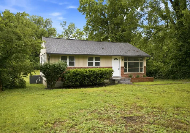 Photo 2 of Single family home for sale at 902 Virginia Ave, Nashville, TN 37216 | MLS# 3223704 | Listing updated on 2026-09-16