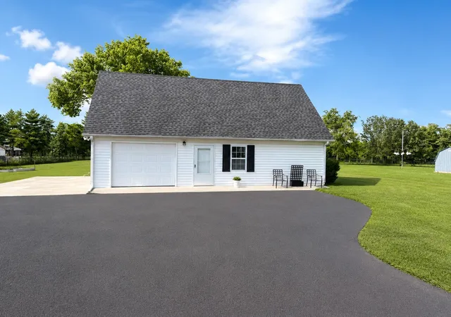 3rd image of 107 Candlewood Est, Shelbyville, TN 37160 | MLS# 3223208