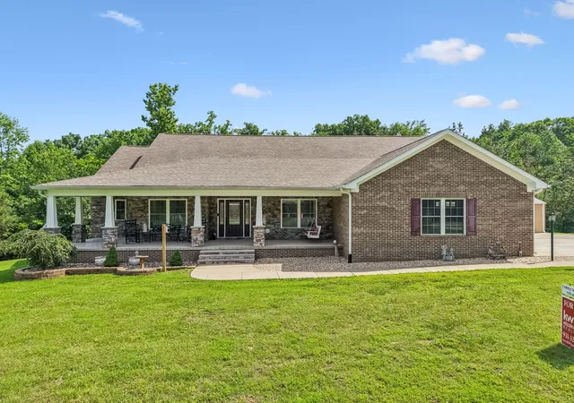 Homes for sale in Centerville, TN | 1421 Oakmont Cir, Centerville, TN 37033 | MLS# 3225208