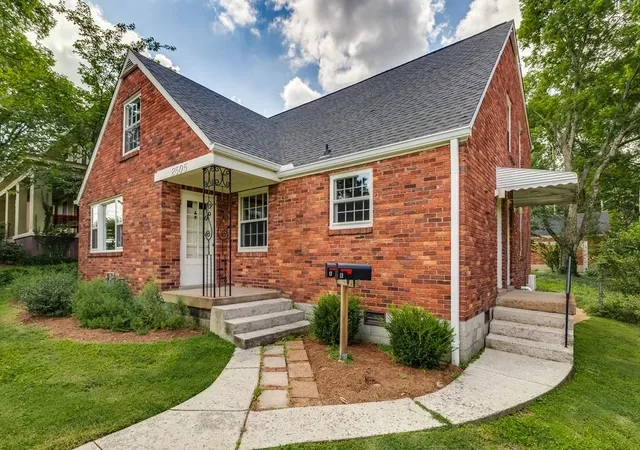 Homes for sale in Nashville, TN | 2505 Fairfax Ave, Nashville, TN 37212 | MLS# 3224634