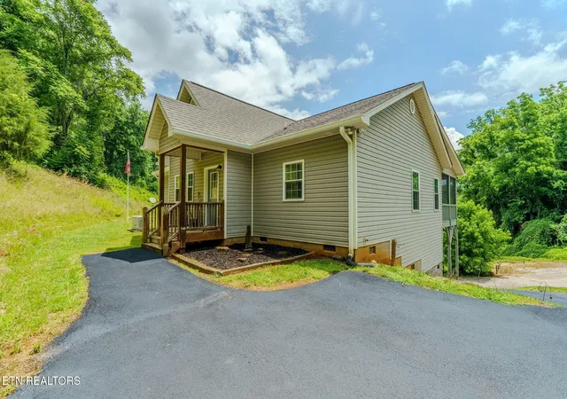 2nd image of 188 Happy Hollow Rd, Madisonville, TN 37354 | MLS# 3278496