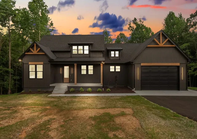 Photo 3 of Sale Pending at 594 Overlook Cir, Tullahoma, TN 37388 | MLS# 3244502 | Listing updated on 2026-09-21
