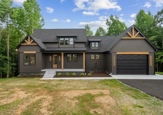 Photo 4 of Sale Pending at 594 Overlook Cir, Tullahoma, TN 37388 | MLS# 3244502 | Listing updated on 2026-09-21