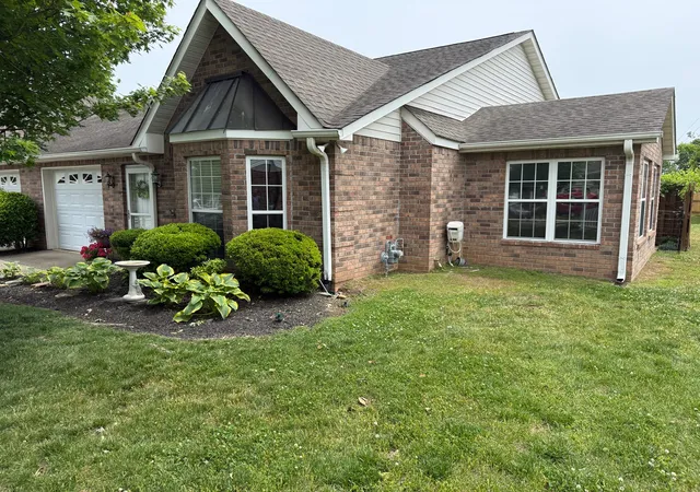 Photo 1 of Townhouse for sale at 1311 Crofton Park Ct, Columbia, TN 38401 | MLS# 3223910 | Listing updated on 2026-08-31