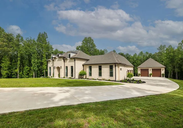 2nd image of 755 Cotton Ln, Leoma, TN 38468 | MLS# 3228955