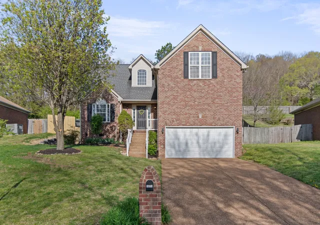 Photo 2 of Single family home for sale at 7825 Farmington Pl, Nashville, TN 37221 | MLS# 3224022 | Listing updated on 2026-08-18