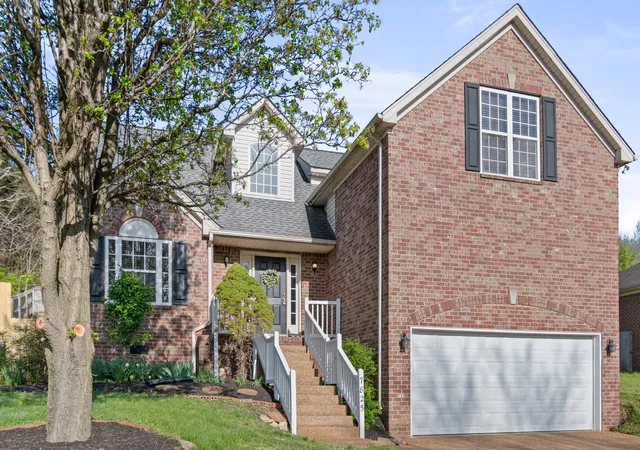 Photo 3 of Single family home for sale at 7825 Farmington Pl, Nashville, TN 37221 | MLS# 3224022 | Listing updated on 2026-08-18