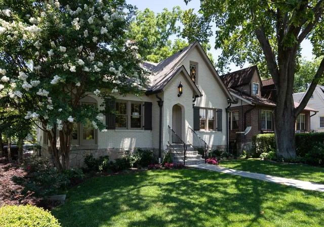Photo 1 of Single family home for sale at 2720 W Linden Ave, Nashville, TN 37212 | MLS# 3243405 | Listing updated on 2026-09-17
