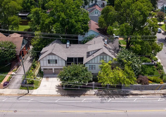 Photo 3 of Single family home for sale at 2720 W Linden Ave, Nashville, TN 37212 | MLS# 3243405 | Listing updated on 2026-09-17