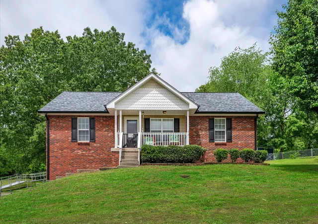 Photo 1 of Single family home for sale at 1934 Roscoe Dr, Clarksville, TN 37042 | MLS# 3224691 | Listing updated on 2026-09-12