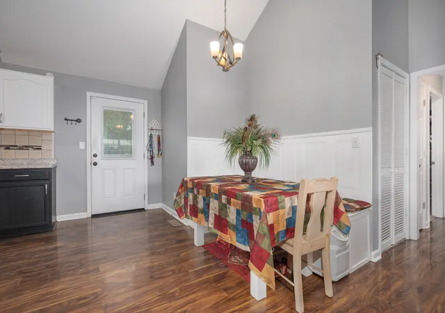 Photo 3 of Single family home for sale at 1934 Roscoe Dr, Clarksville, TN 37042 | MLS# 3224691 | Listing updated on 2026-09-12