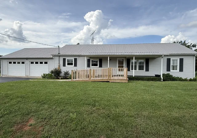 Homes for sale in Decherd, TN | 2971 Monroe Floyd Rd, Decherd, TN 37324 | MLS# 3224704