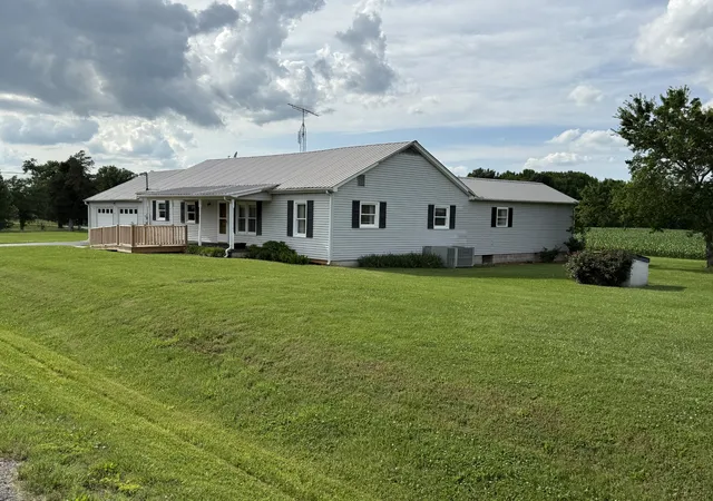 Homes for sale in Decherd, TN | 2971 Monroe Floyd Rd, Decherd, TN 37324 | MLS# 3224704