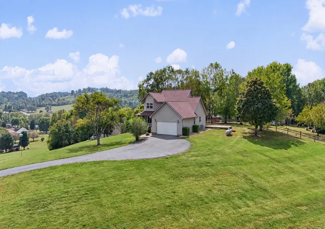 Photo 1 of Single family home for sale at 180 Bankshire Rd, Beechgrove, TN 37018 | MLS# 3597922 | Listing updated on 2026-10-08