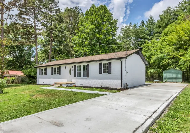 Homes for sale in Murfreesboro, TN | 1907 Russell Dr, Murfreesboro, TN 37130 | MLS# 3224363