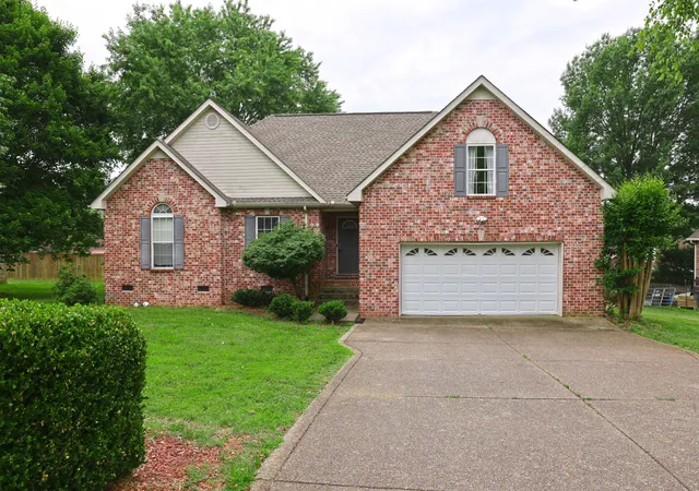 Homes for sale in Greenbrier, TN | 1118 Franklin Dr, Greenbrier, TN 37073 | MLS# 3224744