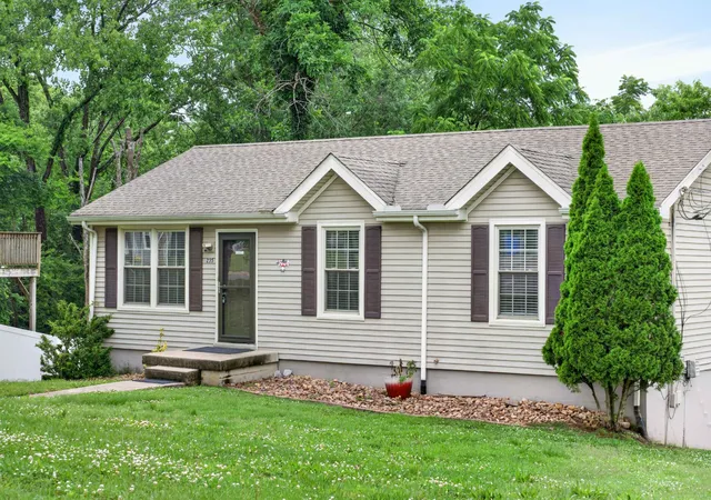 2nd image of 235 Savely Dr, Hendersonville, TN 37075 | MLS# 3224842