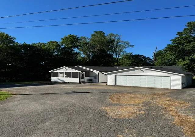 2nd image of 298 Tobacco Rd, Clarksville, TN 37042 | MLS# 3225932