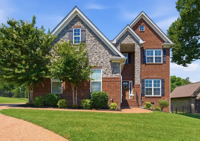 Photo 3 of Single family home for sale at 127 Waters Hl Cir, Lebanon, TN 37087 | MLS# 3230728 | Listing updated on 2026-09-21