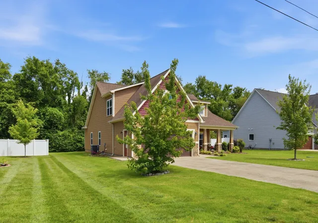 Photo 3 of Sale Pending at 640 Laurel Ln, Murfreesboro, TN 37127 | MLS# 3224810 | Listing updated on 2026-09-24