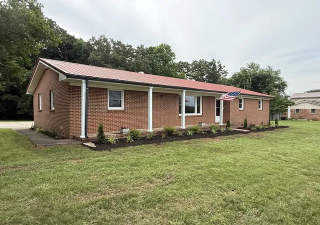 Photo 2 of Single family home for sale at 3750 Yager Rd, Mc Minnville, TN 37110 | MLS# 3225107 | Listing updated on 2026-09-24