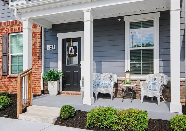 2nd image of 127 Grayson Cir, Chapel Hill, TN 37034 | MLS# 3224861
