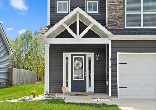 Photo 3 of Single family home for sale at 3748 Windhaven Dr, Clarksville, TN 37040 | MLS# 3245408 | Listing updated on 2026-09-25