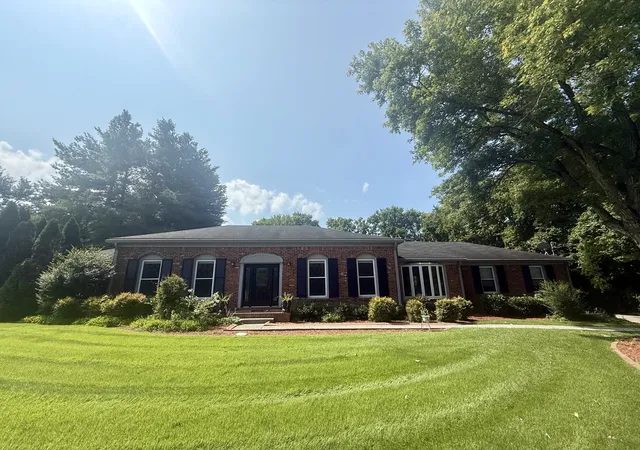 Photo 2 of Single family home for sale at 1206 Holly Hl Dr, Franklin, TN 37064 | MLS# 3230109 | Listing updated on 2026-08-16