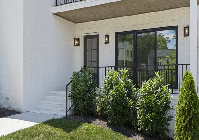 Photo 3 of Single family home for sale at 341 Chamberlin St, Nashville, TN 37209 | MLS# 3244042 | Listing updated on 2026-09-07