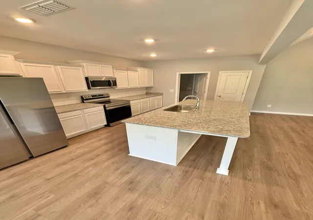 Photo 3 of Single family home for sale at 284 Country Cir, Manchester, TN 37355 | MLS# 3224939 | Listing updated on 2026-09-23