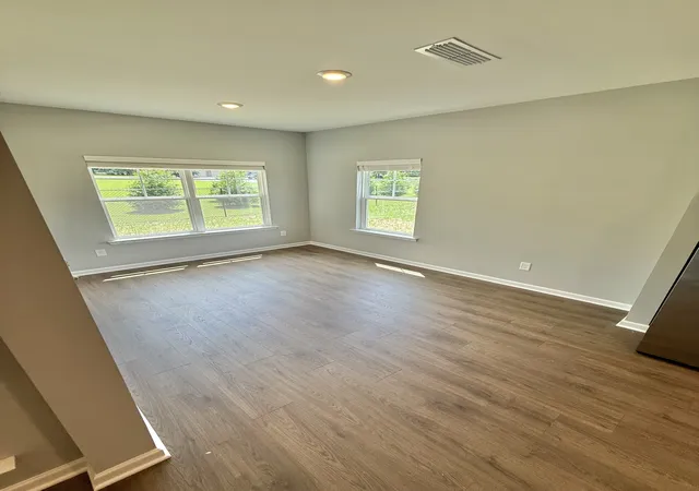Photo 3 of Single family home for sale at 284 Country Cir, Manchester, TN 37355 | MLS# 3224939 | Listing updated on 2026-09-23
